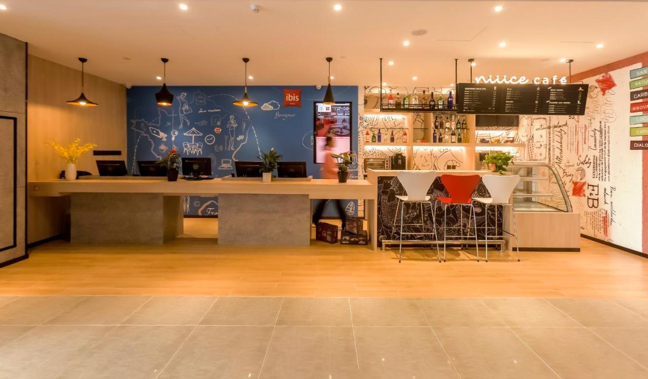 Ibis Zhengzhou Longhai Road Eksteriør billede